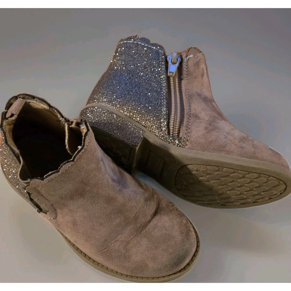 Steve‎ Madden Boots 5 Jhowl Ankle Chelsea HeelS Beige Fabric Pull On Size 8 US